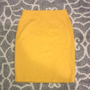 Yellow body-con skirt
